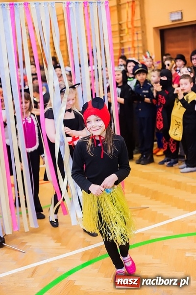 Zdjęcie w galerii na portalu naszraciborz.pl: Barwny karnawał w Szkole Podstawowej nr 13 wiadomości z regionu