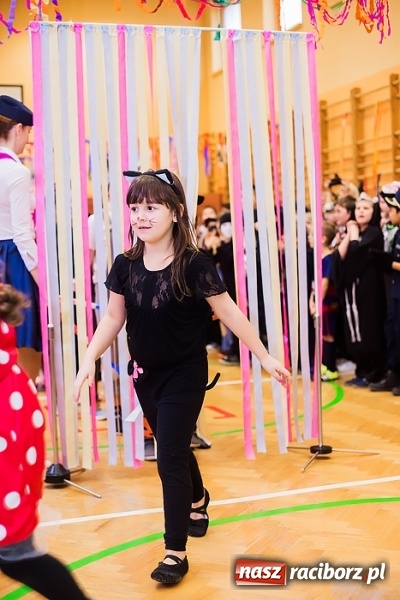 Zdjęcie w galerii na portalu naszraciborz.pl: Barwny karnawał w Szkole Podstawowej nr 13 wiadomości z regionu