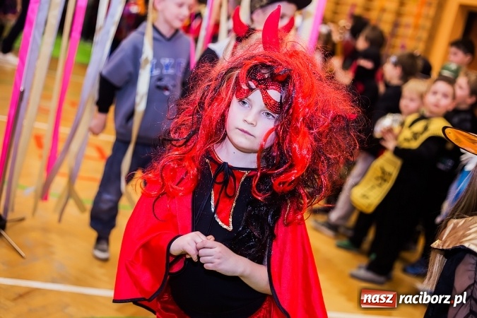 Zdjęcie w galerii na portalu naszraciborz.pl: Barwny karnawał w Szkole Podstawowej nr 13 wiadomości z regionu