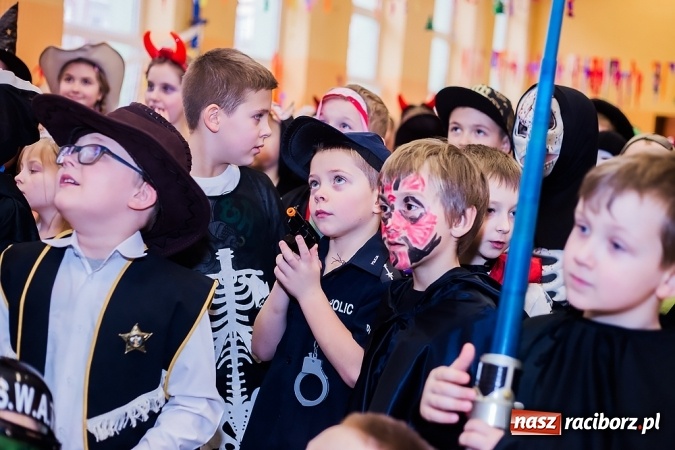 Zdjęcie w galerii na portalu naszraciborz.pl: Barwny karnawał w Szkole Podstawowej nr 13 wiadomości z regionu