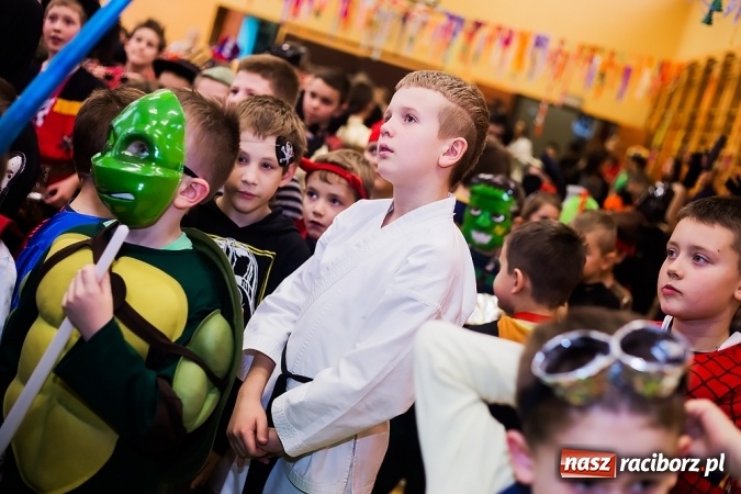 Zdjęcie w galerii na portalu naszraciborz.pl: Barwny karnawał w Szkole Podstawowej nr 13 wiadomości z regionu
