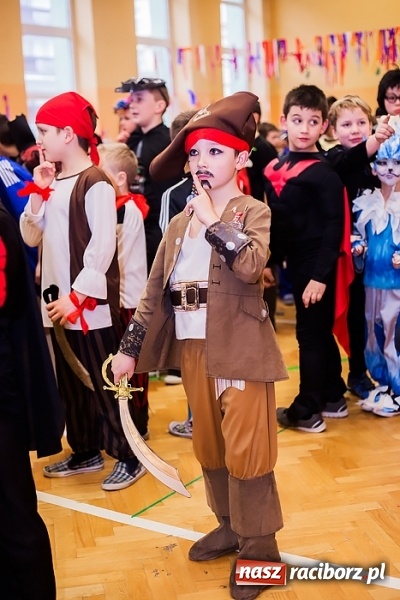 Zdjęcie w galerii na portalu naszraciborz.pl: Barwny karnawał w Szkole Podstawowej nr 13 wiadomości z regionu