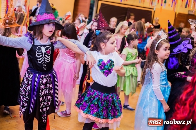 Zdjęcie w galerii na portalu naszraciborz.pl: Barwny karnawał w Szkole Podstawowej nr 13 wiadomości z regionu
