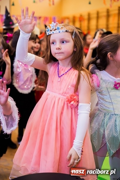 Zdjęcie w galerii na portalu naszraciborz.pl: Barwny karnawał w Szkole Podstawowej nr 13 wiadomości z regionu