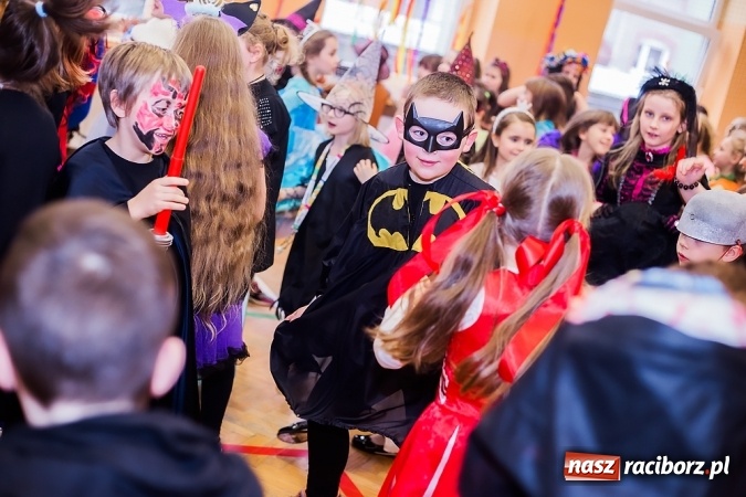 Zdjęcie w galerii na portalu naszraciborz.pl: Barwny karnawał w Szkole Podstawowej nr 13 wiadomości z regionu