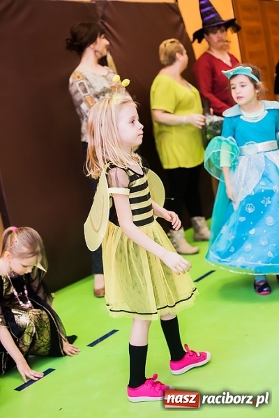 Zdjęcie w galerii na portalu naszraciborz.pl: Barwny karnawał w Szkole Podstawowej nr 13 wiadomości z regionu