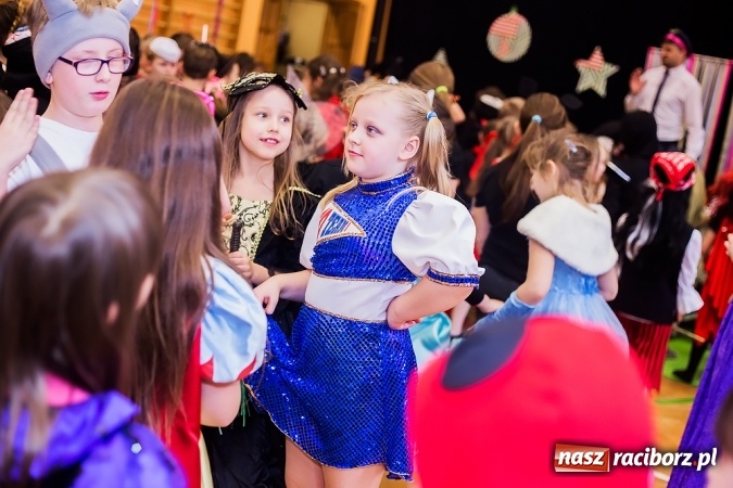 Zdjęcie w galerii na portalu naszraciborz.pl: Barwny karnawał w Szkole Podstawowej nr 13 wiadomości z regionu