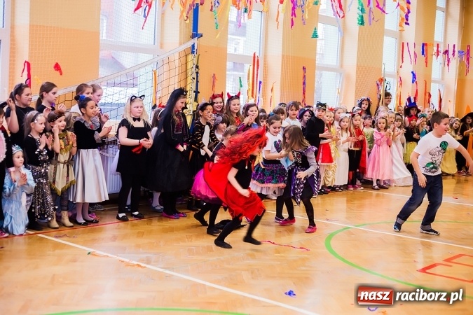 Zdjęcie w galerii na portalu naszraciborz.pl: Barwny karnawał w Szkole Podstawowej nr 13 wiadomości z regionu