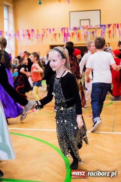 Zdjęcie w galerii na portalu naszraciborz.pl: Barwny karnawał w Szkole Podstawowej nr 13 wiadomości z regionu