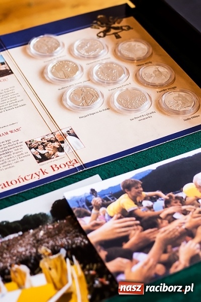 Zdjęcie w galerii na portalu naszraciborz.pl: Prelekcja posła Czesława Sobierajskiego i wystawa o Janie Pawle II w G5 wiadomości z regionu