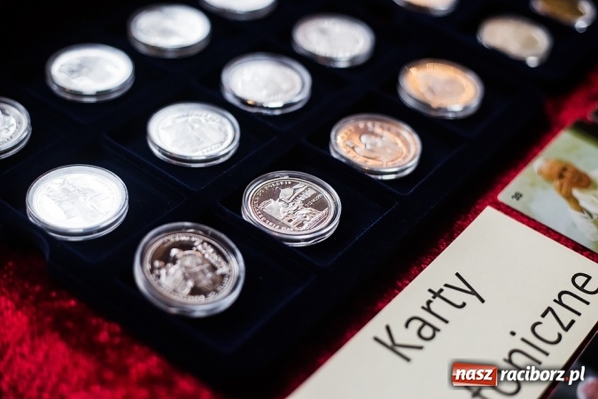 Zdjęcie w galerii na portalu naszraciborz.pl: Prelekcja posła Czesława Sobierajskiego i wystawa o Janie Pawle II w G5 wiadomości z regionu