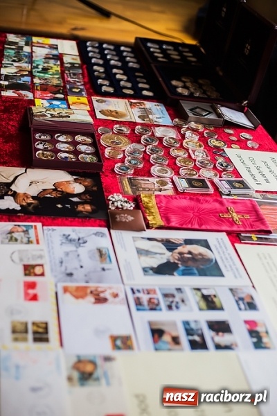 Zdjęcie w galerii na portalu naszraciborz.pl: Prelekcja posła Czesława Sobierajskiego i wystawa o Janie Pawle II w G5 wiadomości z regionu