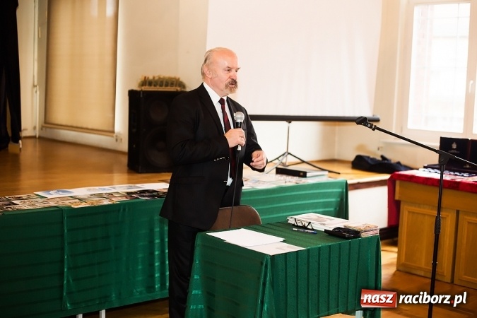 Zdjęcie w galerii na portalu naszraciborz.pl: Prelekcja posła Czesława Sobierajskiego i wystawa o Janie Pawle II w G5 wiadomości z regionu