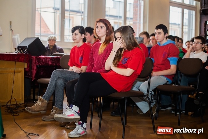 Zdjęcie w galerii na portalu naszraciborz.pl: Prelekcja posła Czesława Sobierajskiego i wystawa o Janie Pawle II w G5 wiadomości z regionu