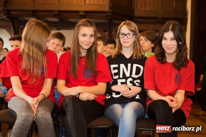 Zdjęcie w galerii na portalu naszraciborz.pl: Prelekcja posła Czesława Sobierajskiego i wystawa o Janie Pawle II w G5 wiadomości z regionu