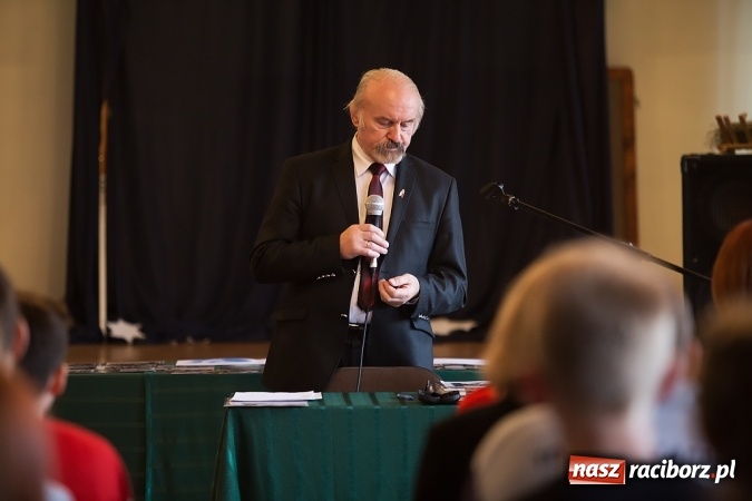 Zdjęcie w galerii na portalu naszraciborz.pl: Prelekcja posła Czesława Sobierajskiego i wystawa o Janie Pawle II w G5 wiadomości z regionu