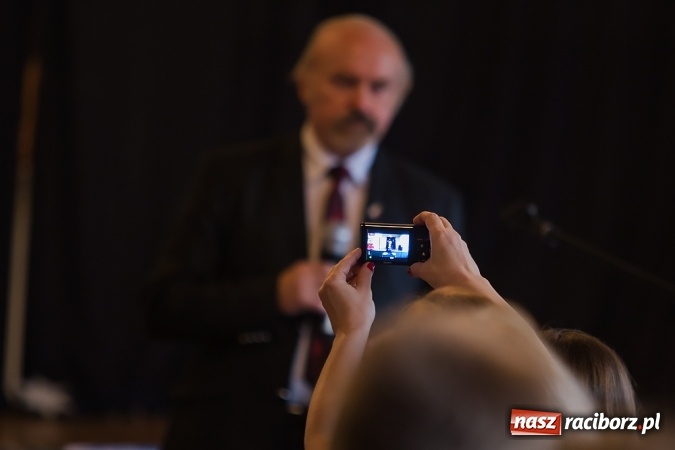 Zdjęcie w galerii na portalu naszraciborz.pl: Prelekcja posła Czesława Sobierajskiego i wystawa o Janie Pawle II w G5 wiadomości z regionu