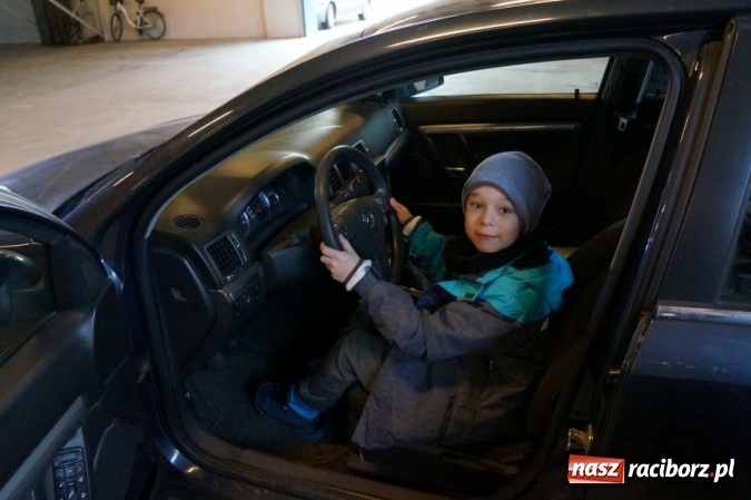 Zdjęcie w galerii na portalu naszraciborz.pl: Wizyta uczniów ZSP 3 w raciborskiej komendzie policji  wiadomości z regionu