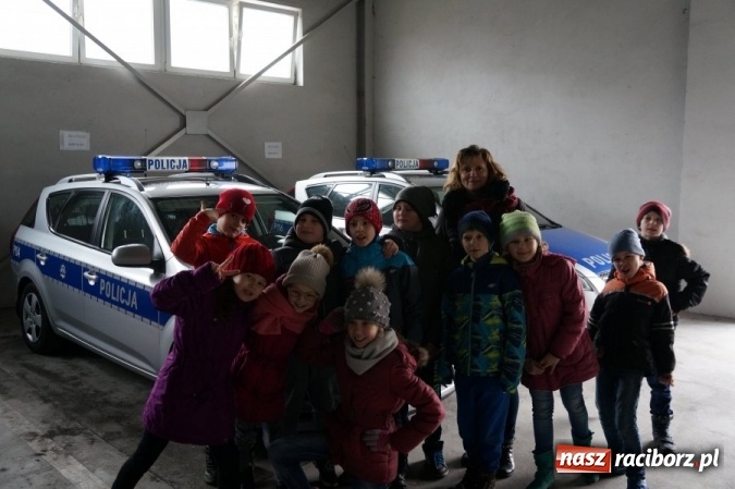 Zdjęcie w galerii na portalu naszraciborz.pl: Wizyta uczniów ZSP 3 w raciborskiej komendzie policji  wiadomości z regionu