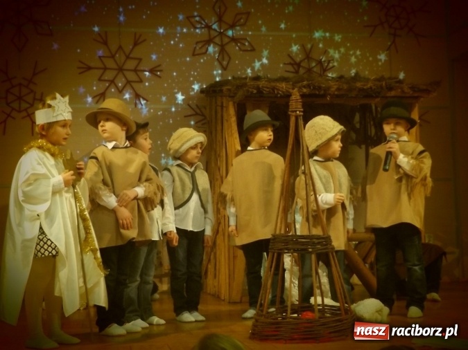 Zdjęcie w galerii na portalu naszraciborz.pl: Przedszkolaki z Bieńkowic dziękowały babciom i dziadkom  wiadomości z regionu