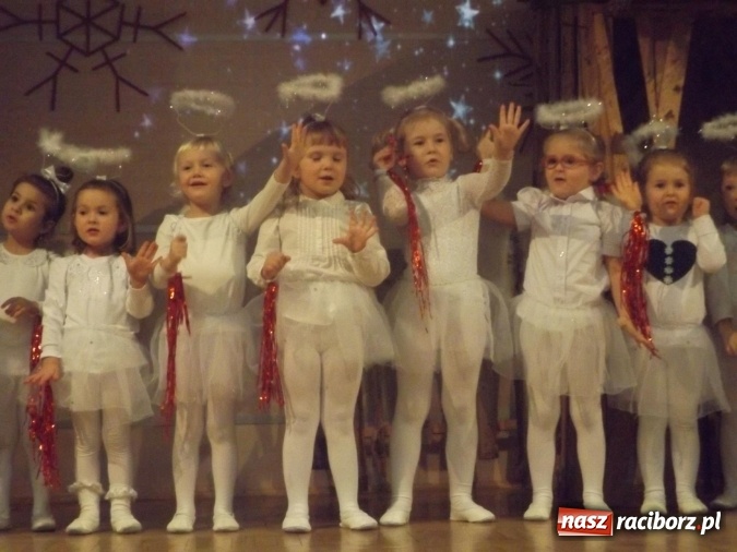 Zdjęcie w galerii na portalu naszraciborz.pl: Przedszkolaki z Bieńkowic dziękowały babciom i dziadkom  wiadomości z regionu