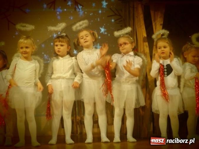 Zdjęcie w galerii na portalu naszraciborz.pl: Przedszkolaki z Bieńkowic dziękowały babciom i dziadkom  wiadomości z regionu