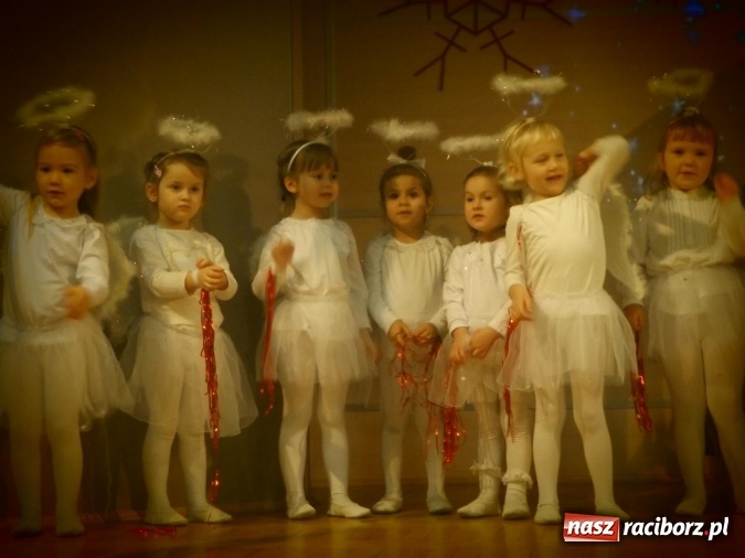 Zdjęcie w galerii na portalu naszraciborz.pl: Przedszkolaki z Bieńkowic dziękowały babciom i dziadkom  wiadomości z regionu