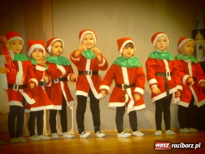Zdjęcie w galerii na portalu naszraciborz.pl: Przedszkolaki z Bieńkowic dziękowały babciom i dziadkom  wiadomości z regionu