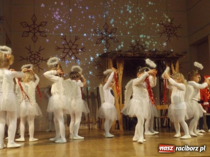 Zdjęcie w galerii na portalu naszraciborz.pl: Przedszkolaki z Bieńkowic dziękowały babciom i dziadkom  wiadomości z regionu