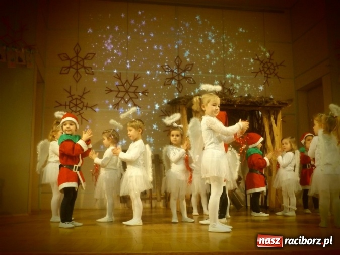 Zdjęcie w galerii na portalu naszraciborz.pl: Przedszkolaki z Bieńkowic dziękowały babciom i dziadkom  wiadomości z regionu