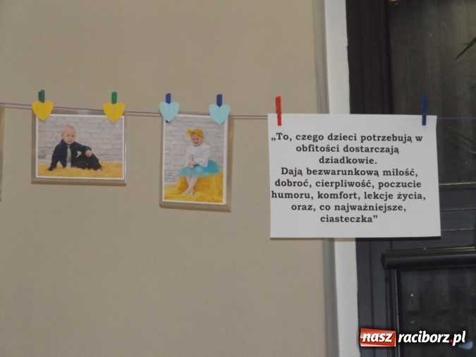 Zdjęcie w galerii na portalu naszraciborz.pl: Przedszkolaki z Bieńkowic dziękowały babciom i dziadkom  wiadomości z regionu