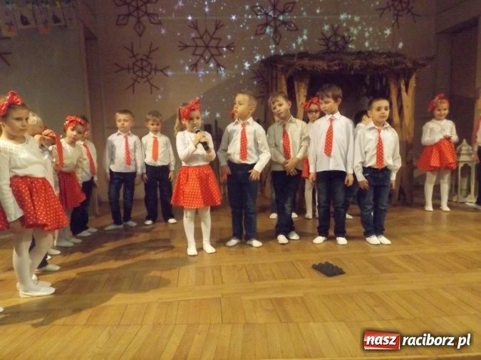 Zdjęcie w galerii na portalu naszraciborz.pl: Przedszkolaki z Bieńkowic dziękowały babciom i dziadkom  wiadomości z regionu