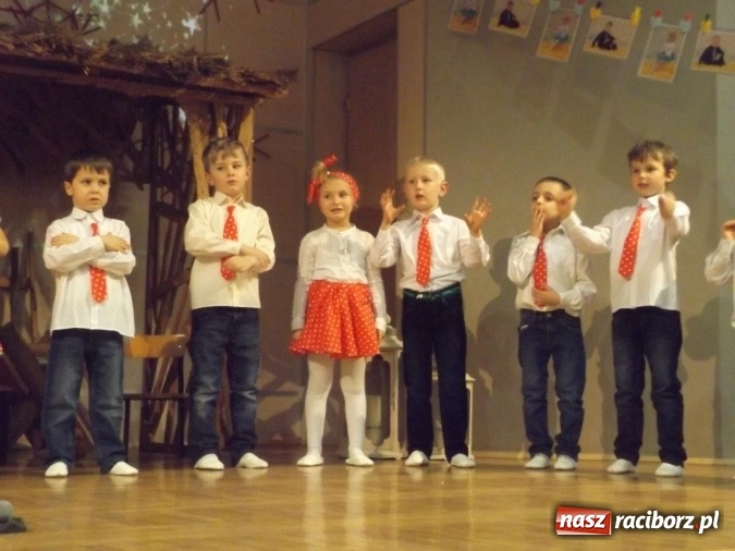 Zdjęcie w galerii na portalu naszraciborz.pl: Przedszkolaki z Bieńkowic dziękowały babciom i dziadkom  wiadomości z regionu