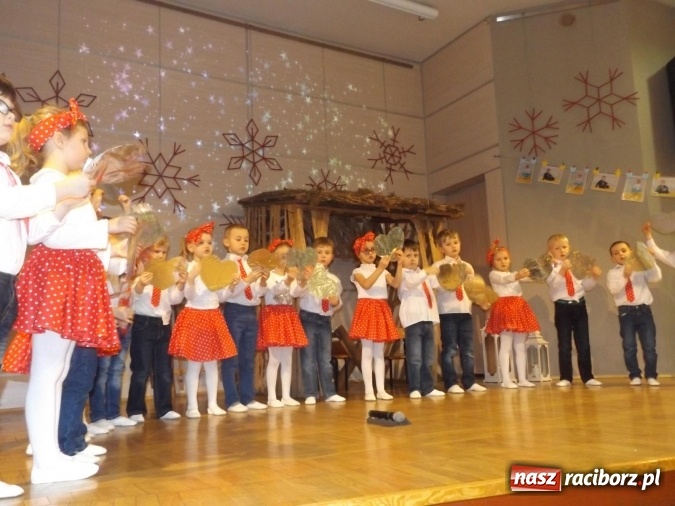 Zdjęcie w galerii na portalu naszraciborz.pl: Przedszkolaki z Bieńkowic dziękowały babciom i dziadkom  wiadomości z regionu