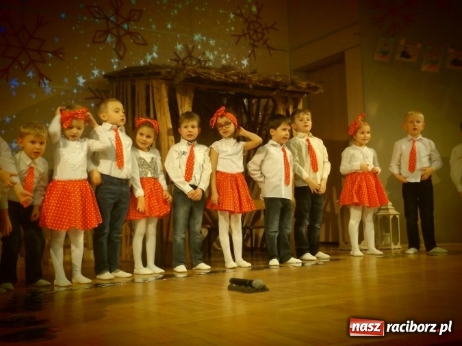 Zdjęcie w galerii na portalu naszraciborz.pl: Przedszkolaki z Bieńkowic dziękowały babciom i dziadkom  wiadomości z regionu