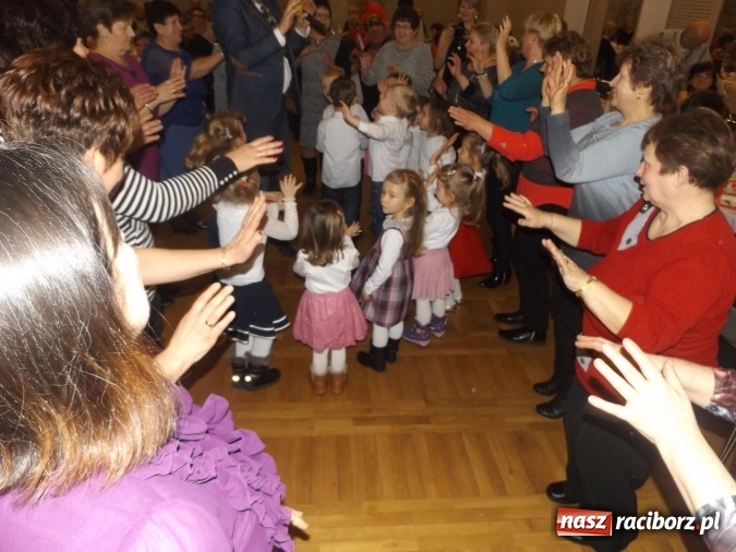 Zdjęcie w galerii na portalu naszraciborz.pl: Przedszkolaki z Bieńkowic dziękowały babciom i dziadkom  wiadomości z regionu