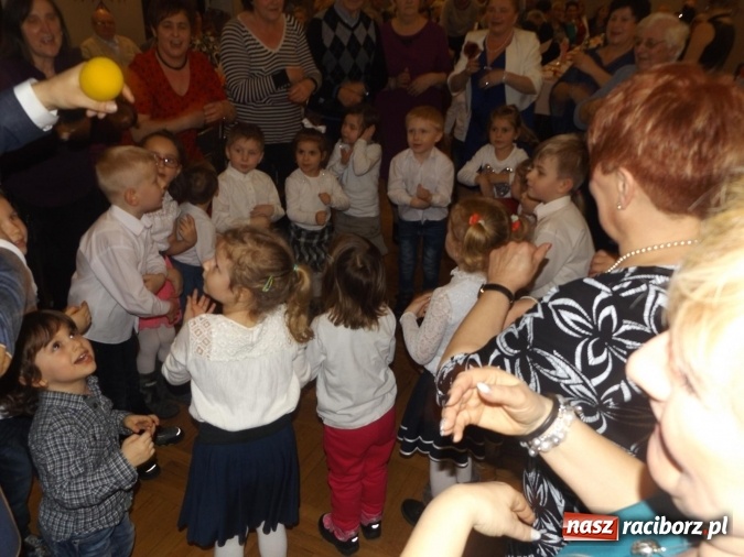 Zdjęcie w galerii na portalu naszraciborz.pl: Przedszkolaki z Bieńkowic dziękowały babciom i dziadkom  wiadomości z regionu