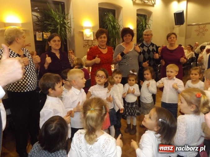 Zdjęcie w galerii na portalu naszraciborz.pl: Przedszkolaki z Bieńkowic dziękowały babciom i dziadkom  wiadomości z regionu