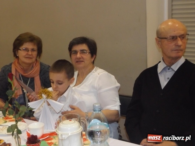 Zdjęcie w galerii na portalu naszraciborz.pl: Przedszkolaki z Bieńkowic dziękowały babciom i dziadkom  wiadomości z regionu