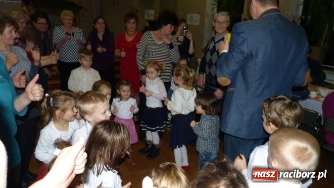 Zdjęcie w galerii na portalu naszraciborz.pl: Przedszkolaki z Bieńkowic dziękowały babciom i dziadkom  wiadomości z regionu