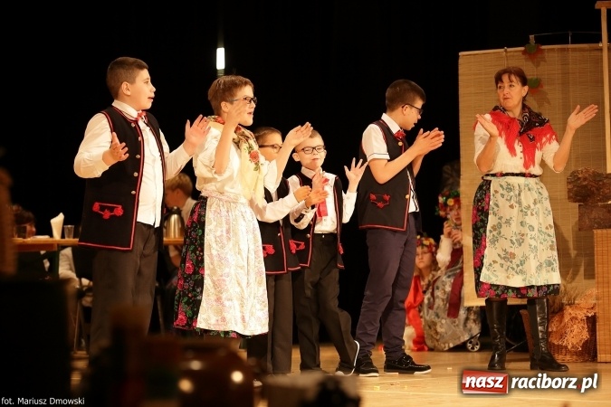 Zdjęcie w galerii na portalu naszraciborz.pl: XIV Śląska Biesiada Szkół Specjalnych Bajtel Gala  wiadomości z regionu