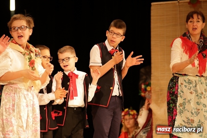 Zdjęcie w galerii na portalu naszraciborz.pl: XIV Śląska Biesiada Szkół Specjalnych Bajtel Gala  wiadomości z regionu