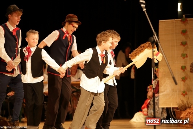 Zdjęcie w galerii na portalu naszraciborz.pl: XIV Śląska Biesiada Szkół Specjalnych Bajtel Gala  wiadomości z regionu