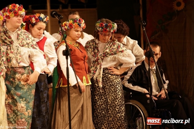Zdjęcie w galerii na portalu naszraciborz.pl: XIV Śląska Biesiada Szkół Specjalnych Bajtel Gala  wiadomości z regionu