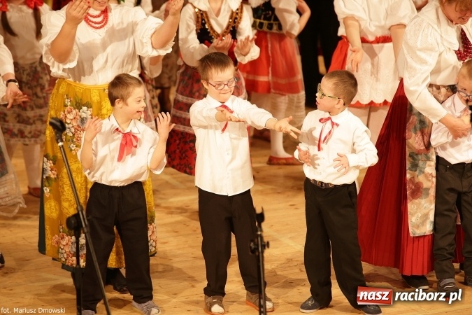 Zdjęcie w galerii na portalu naszraciborz.pl: XIV Śląska Biesiada Szkół Specjalnych Bajtel Gala  wiadomości z regionu
