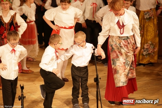 Zdjęcie w galerii na portalu naszraciborz.pl: XIV Śląska Biesiada Szkół Specjalnych Bajtel Gala  wiadomości z regionu