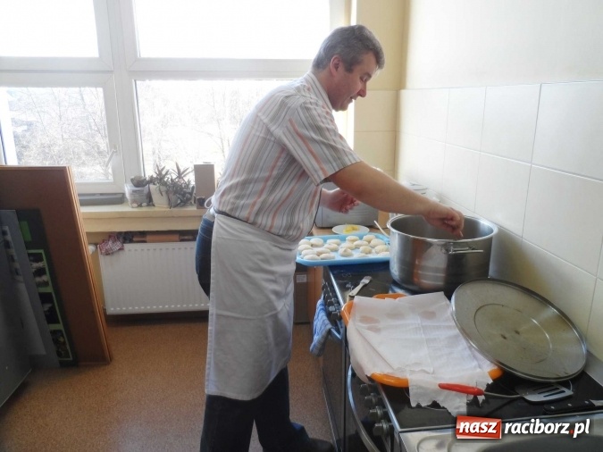 Zdjęcie w galerii na portalu naszraciborz.pl: Wieści z G2 na Ostrogu - szaleństwa na stoku a dziś charytatywnie wiadomości z regionu