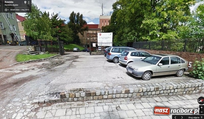 Zdjęcie w galerii na portalu naszraciborz.pl: Nowiutki parking przy Kowalskiej stoi pusty. Miasto zachęca, by stawiać tam samochody wiadomości z regionu