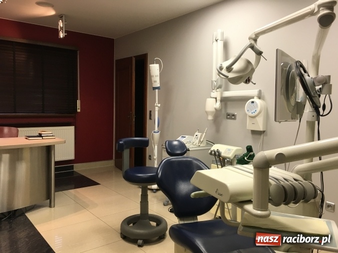 Zdjęcie w galerii na portalu naszraciborz.pl: Czym są implanty zębowe?  wiadomości z regionu