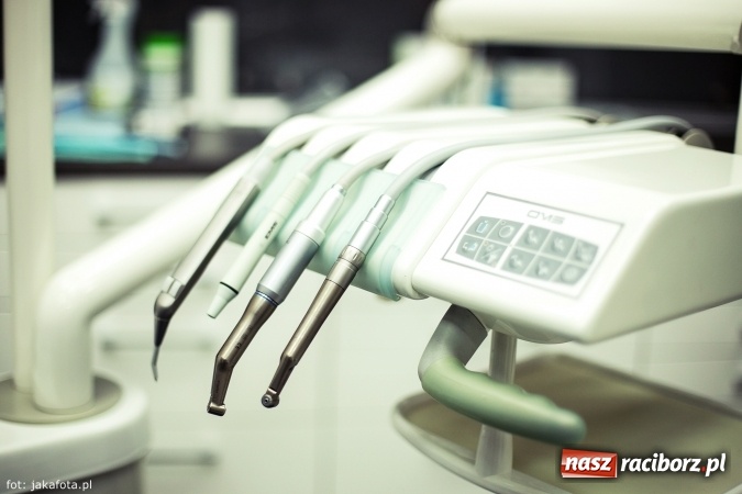 Zdjęcie w galerii na portalu naszraciborz.pl: Czym są implanty zębowe?  wiadomości z regionu
